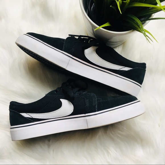 nike sb satire 2 black